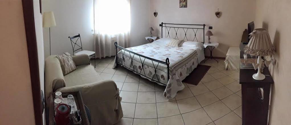 Casa Chiara Bed & Breakfast 2*